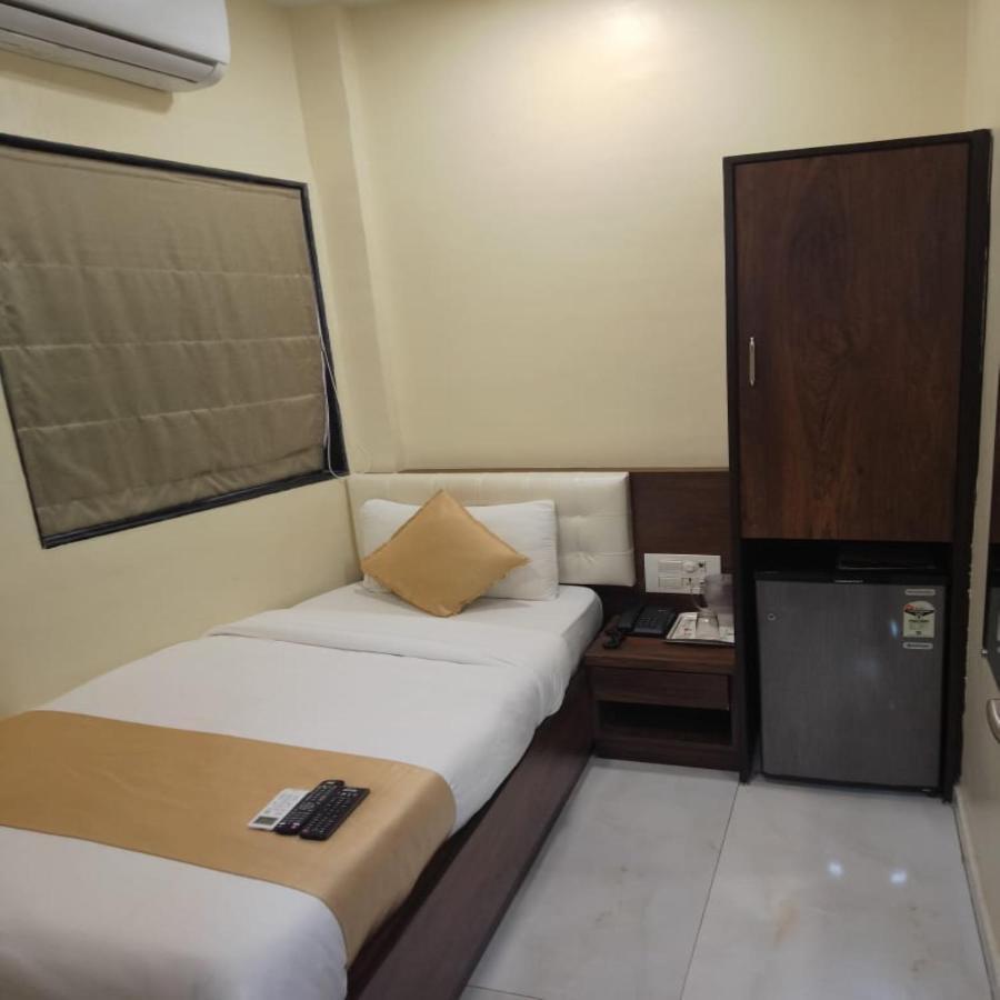 Hotel Ashyana - Near To Grant Road Station Mumbai Exterior photo