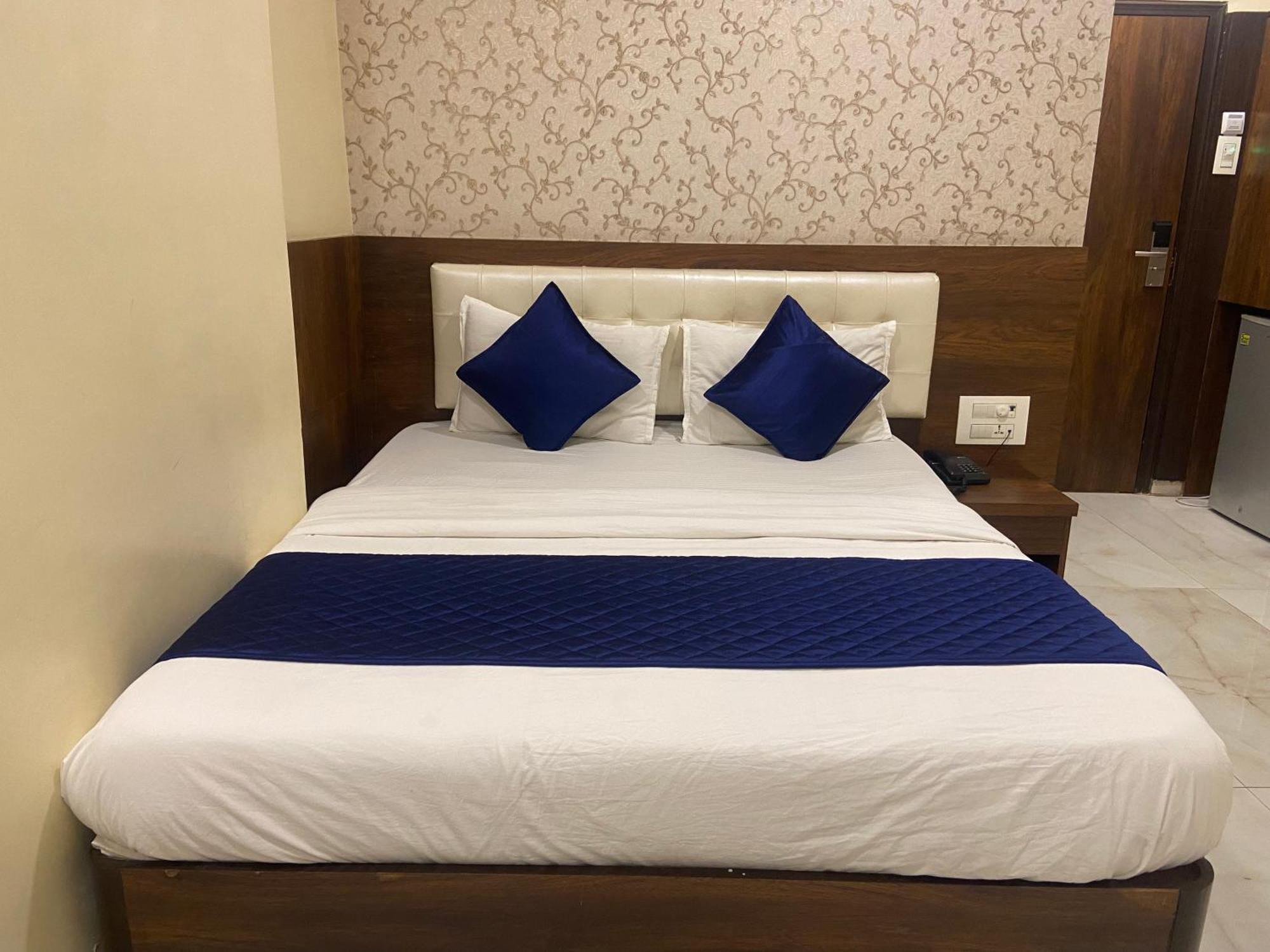 Hotel Ashyana - Near To Grant Road Station Mumbai Exterior photo